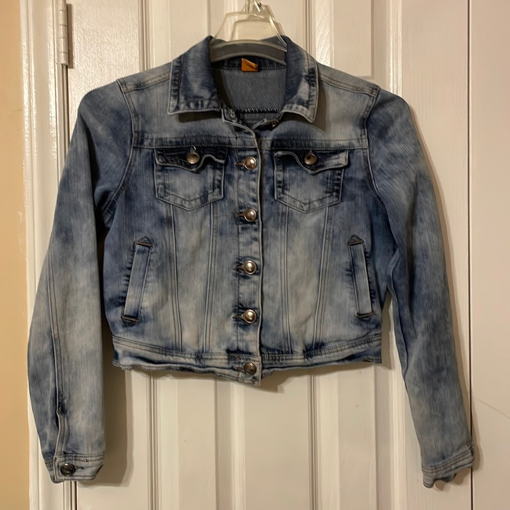 Acid Wash Cropped Jean Jacket (Denim)